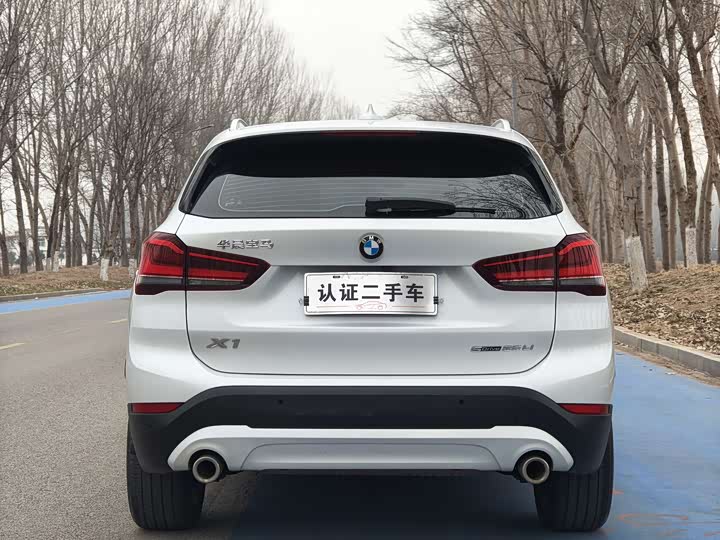 Фото 6 - BMW X1