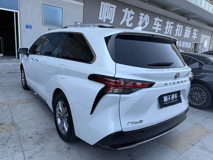 Фото 5 - Toyota Sienna