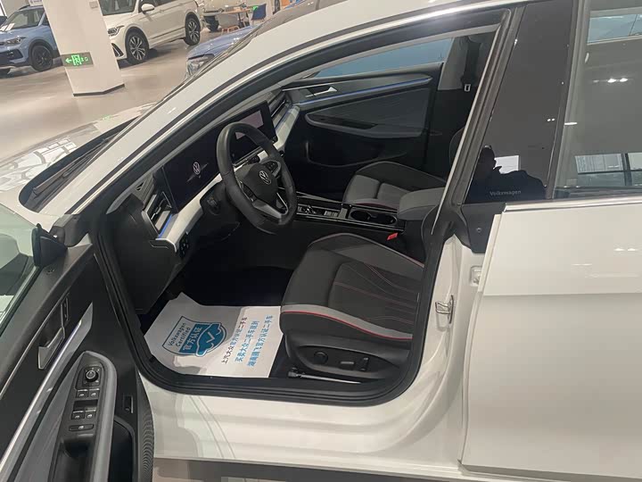 Фото 4 - Volkswagen Lamando L