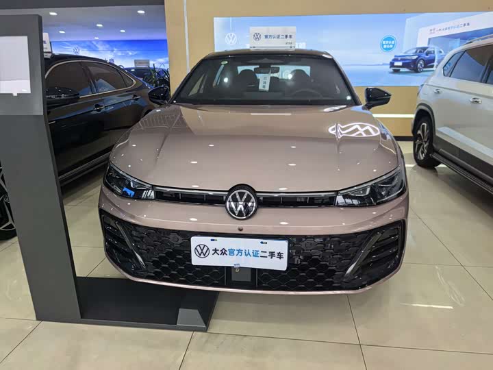 Фото 2 - Volkswagen Passat