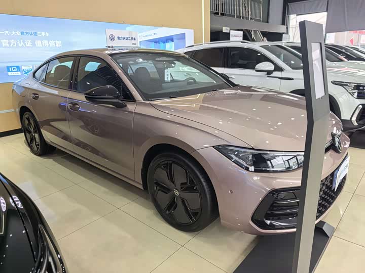 Фото 3 - Volkswagen Passat