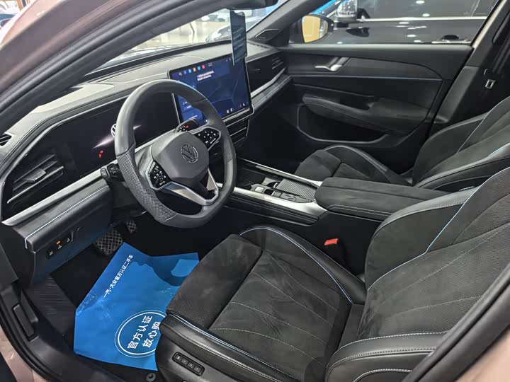 Фото 7 - Volkswagen Passat