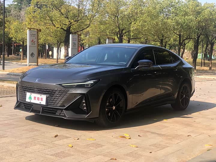 Фото 1 - Changan UNI-V