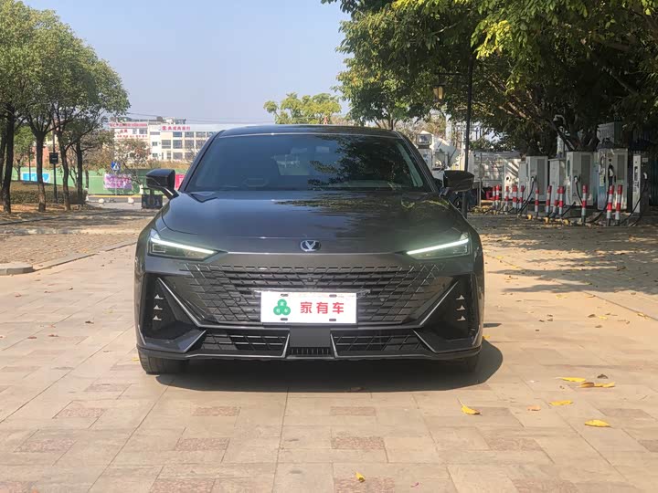 Фото 2 - Changan UNI-V