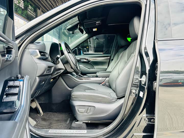 Фото 5 - Toyota Crown Kluger