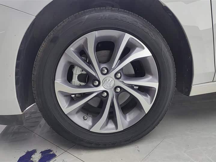 Фото 6 - Buick Verano