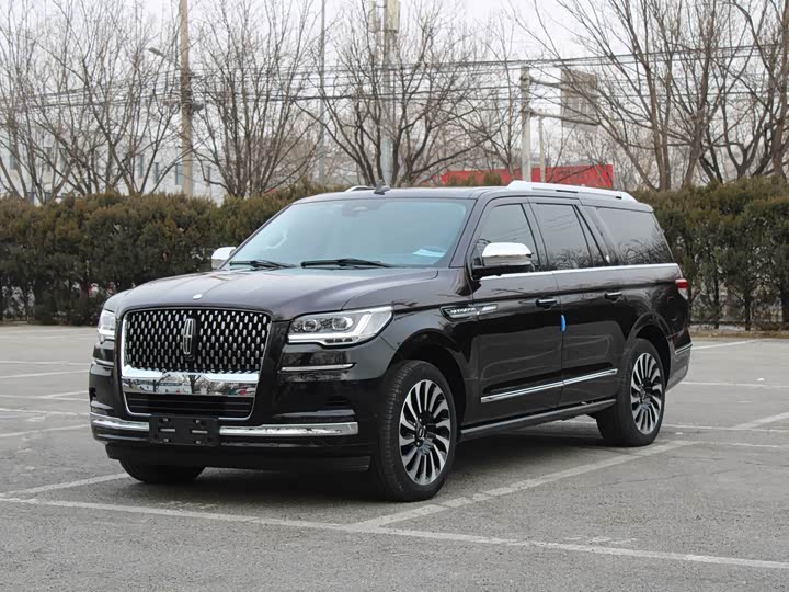 Фото 2 - Lincoln Navigator One