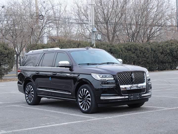 Фото 4 - Lincoln Navigator One