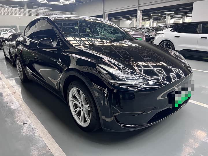 Фото 3 - Tesla Model Y