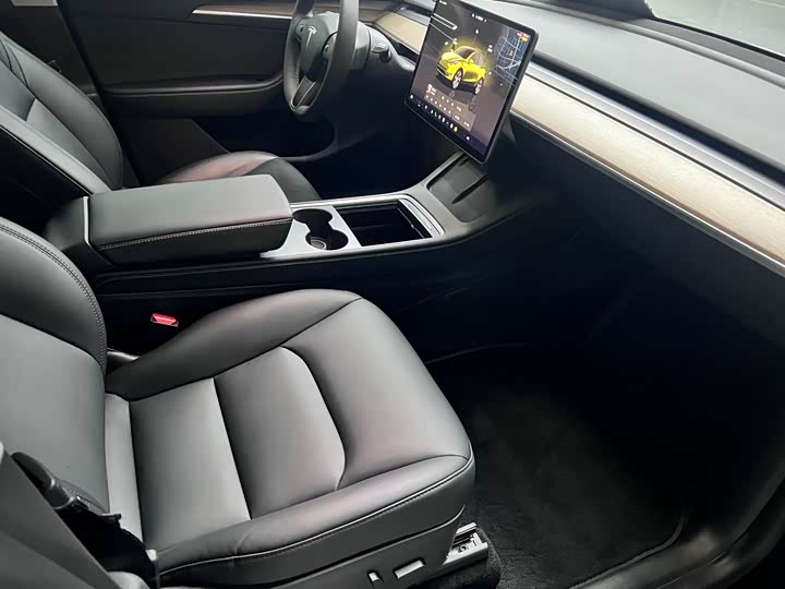 Фото 9 - Tesla Model Y