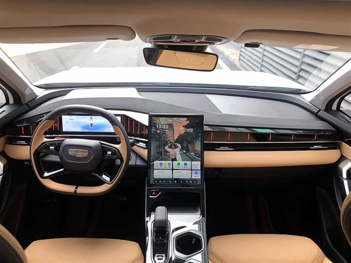 Фото 6 - Geely Atlas L