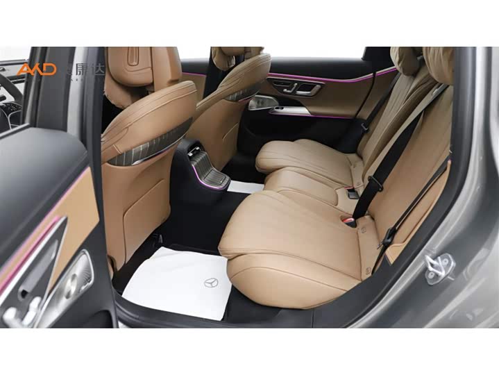 Фото 7 - Mercedes-Benz E-Class