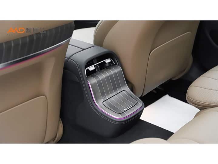 Фото 9 - Mercedes-Benz E-Class