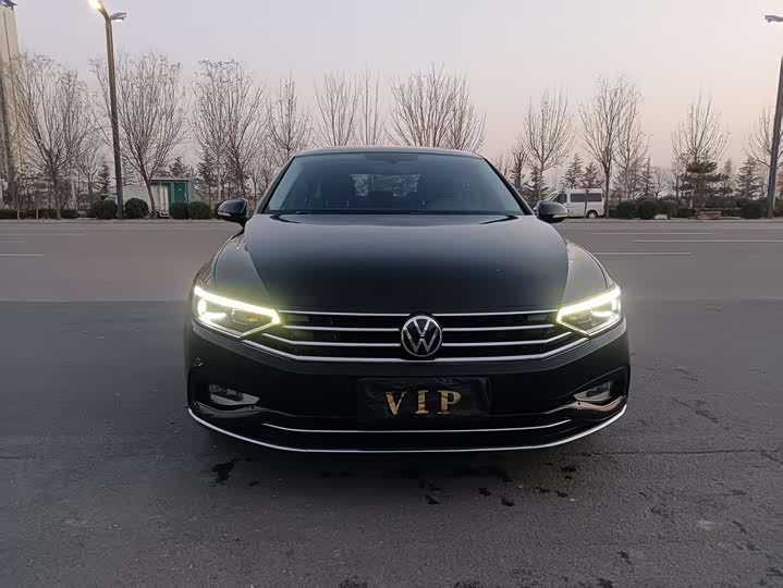 Фото 2 - Volkswagen Magotan