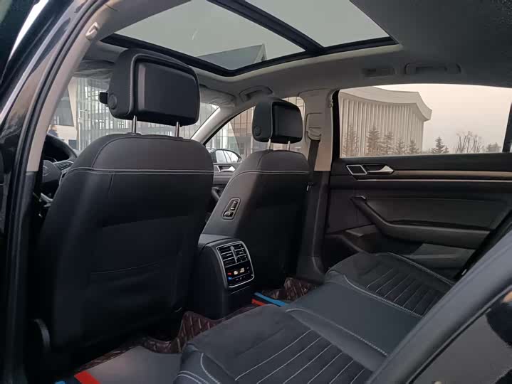 Фото 5 - Volkswagen Magotan