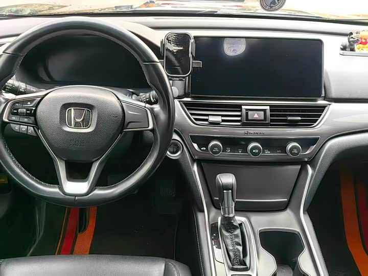 Фото 5 - Honda Accord
