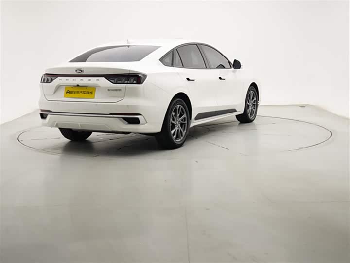Фото 8 - Ford Mondeo