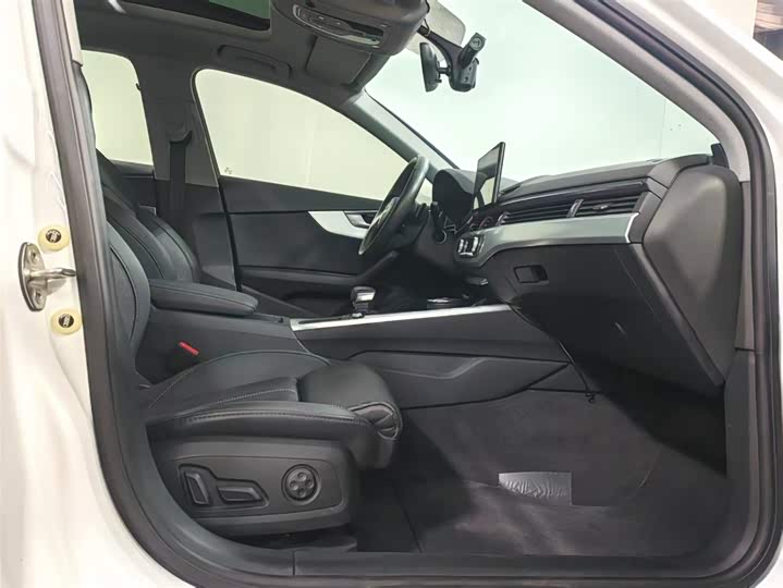 Фото 7 - Audi A4L