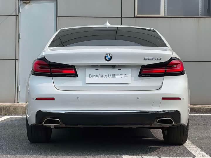 Фото 5 - BMW 5 Series