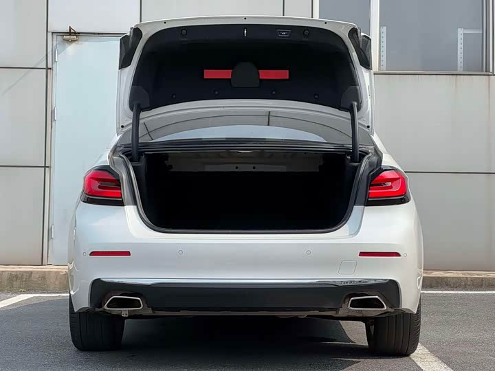 Фото 6 - BMW 5 Series