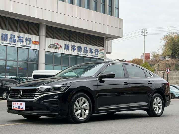 Фото 1 - Volkswagen Passat