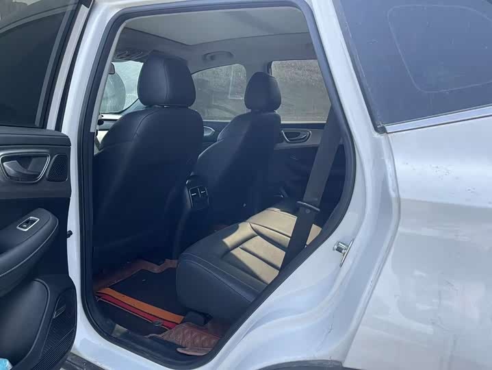 Фото 7 - Roewe RX5