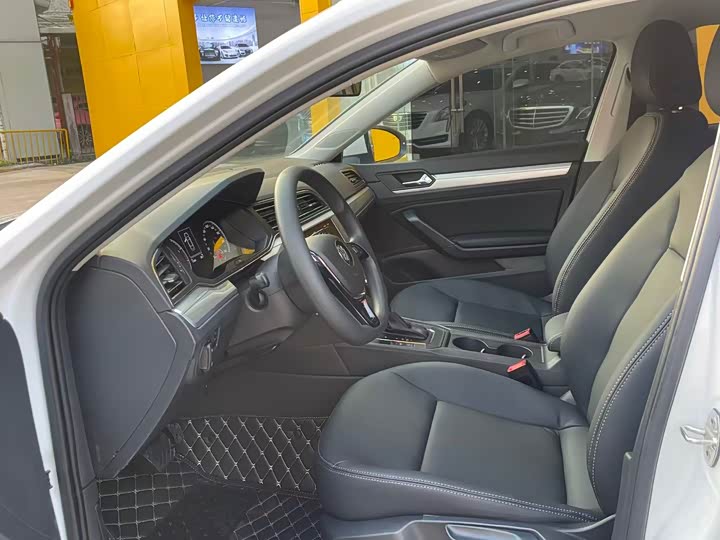 Фото 4 - Volkswagen Lamando L