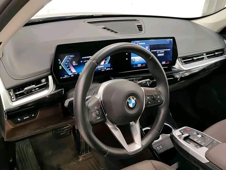 Фото 8 - BMW X1