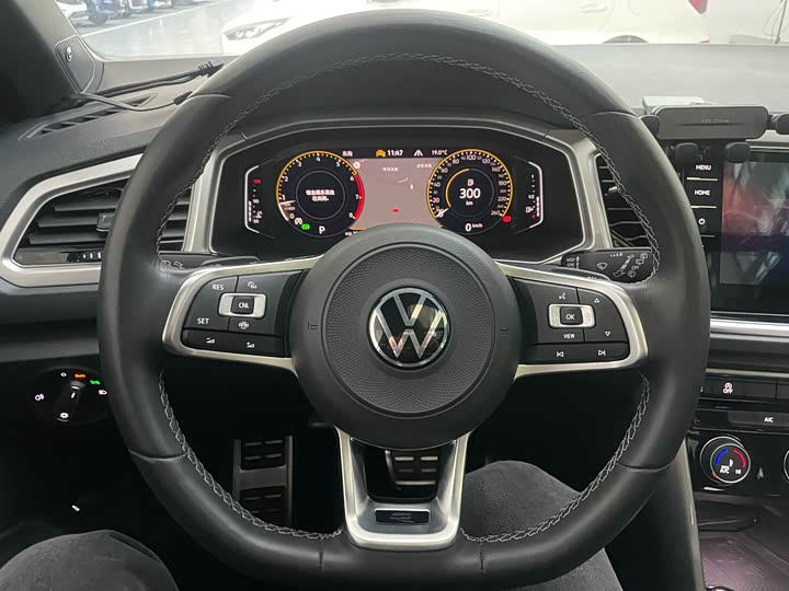 Фото 8 - Volkswagen T-Roc