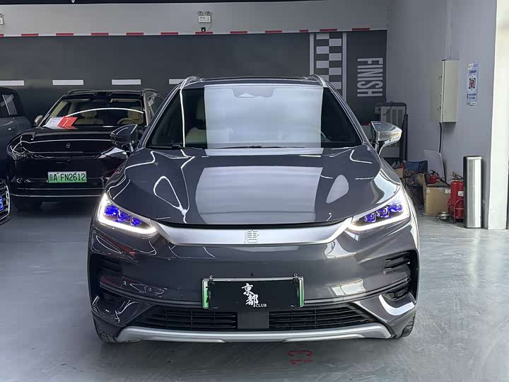 Фото 2 - BYD Tang Hybrid/EV