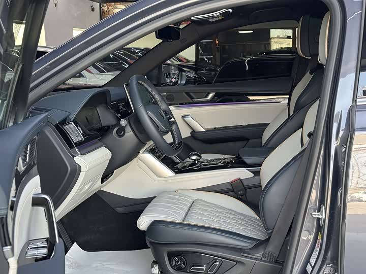 Фото 7 - BYD Tang Hybrid/EV