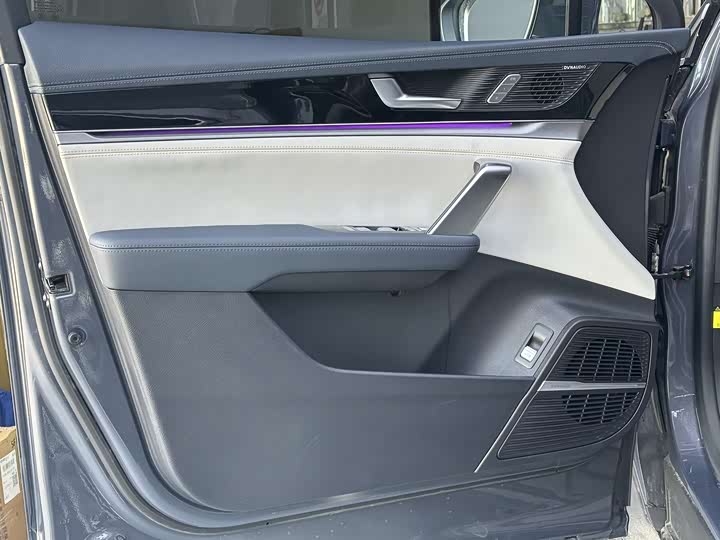 Фото 8 - BYD Tang Hybrid/EV