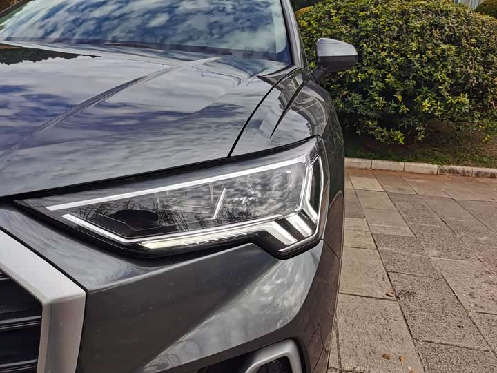 Фото 4 - Audi Q3