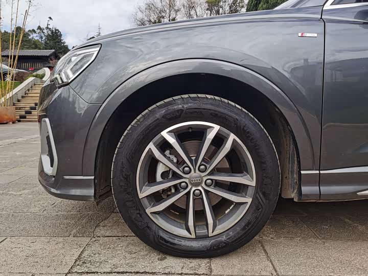 Фото 5 - Audi Q3