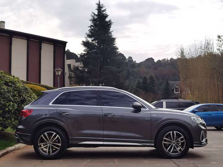 Фото 7 - Audi Q3