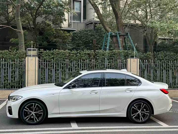 Фото 3 - BMW 3 Series