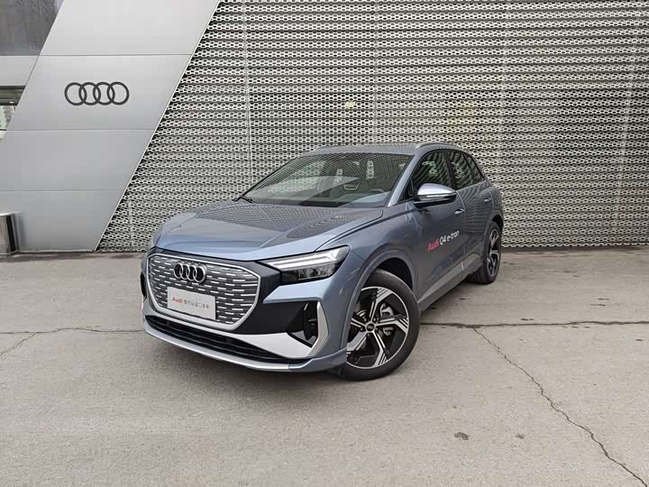 Фото 2 - Audi Q4 e-tron