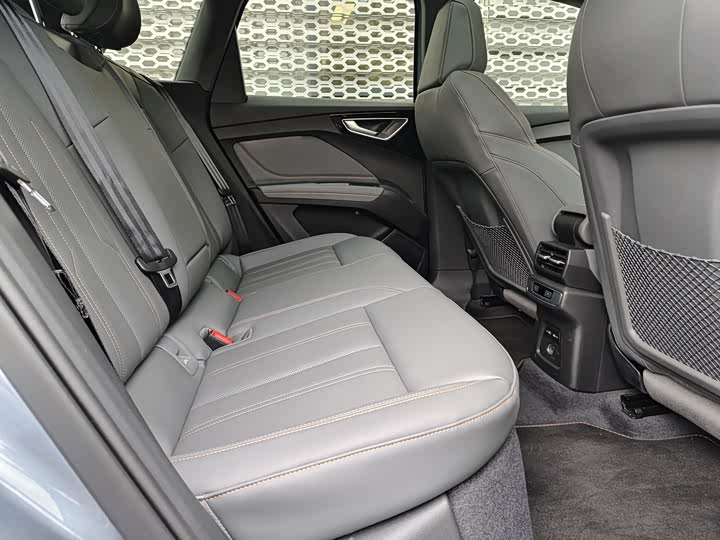 Фото 6 - Audi Q4 e-tron