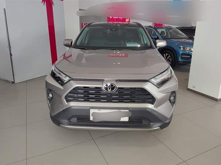 Фото 2 - Toyota RAV4