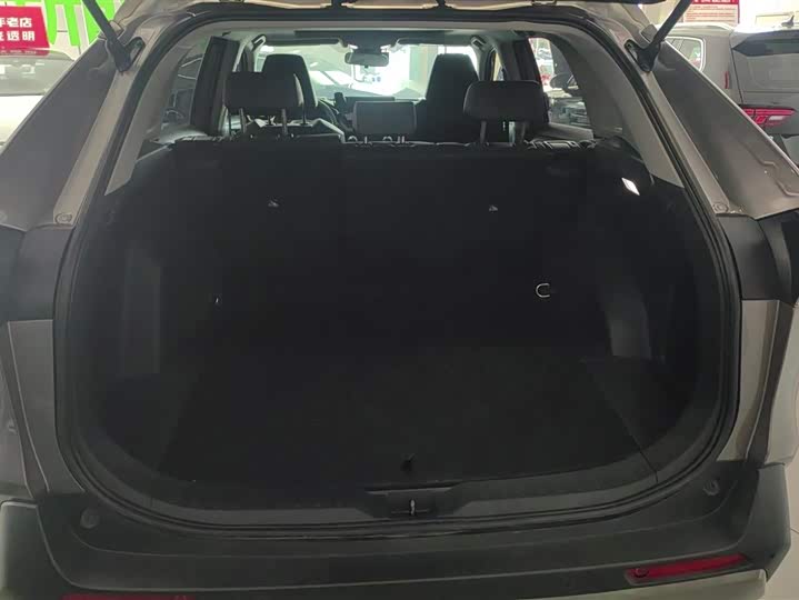 Фото 4 - Toyota RAV4