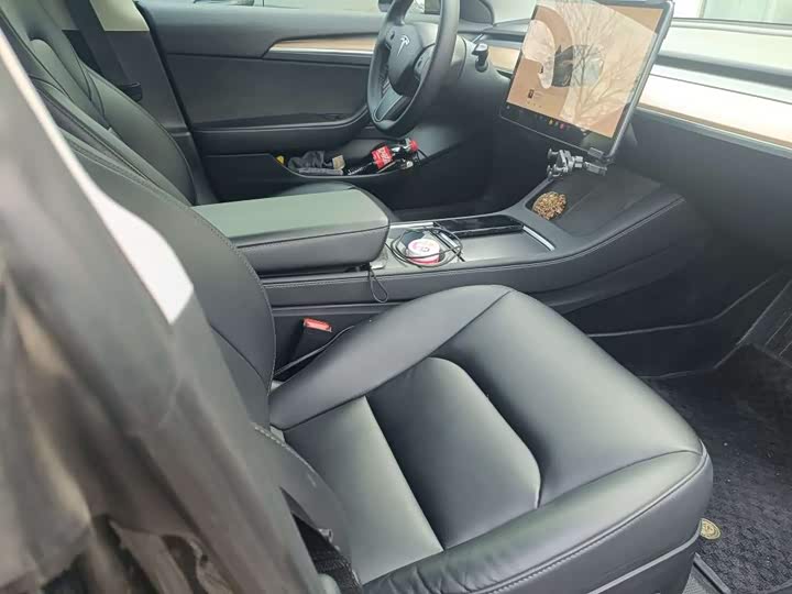 Фото 5 - Tesla Model 3