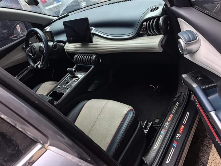 Фото 8 - BYD Yuan Plus