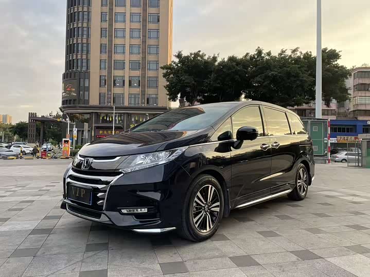 Фото 1 - Honda Odyssey