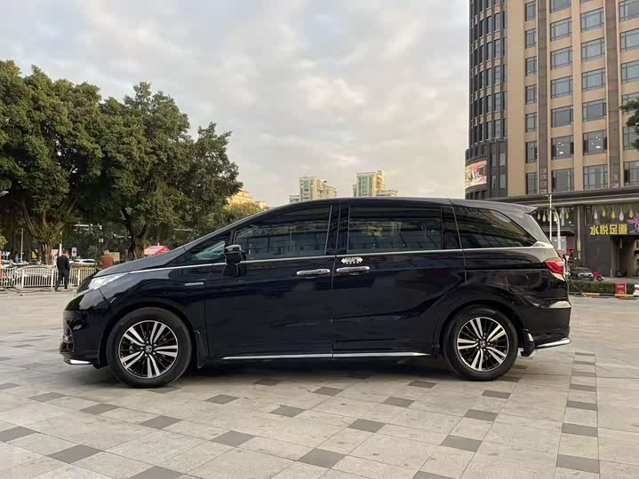 Фото 4 - Honda Odyssey