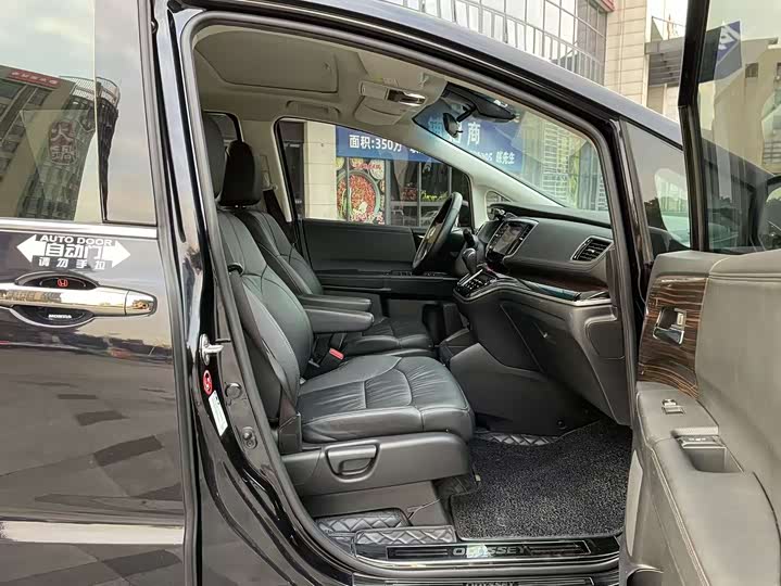 Фото 6 - Honda Odyssey