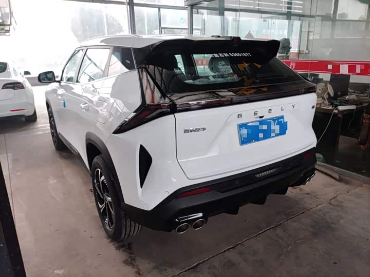 Фото 5 - Geely Atlas