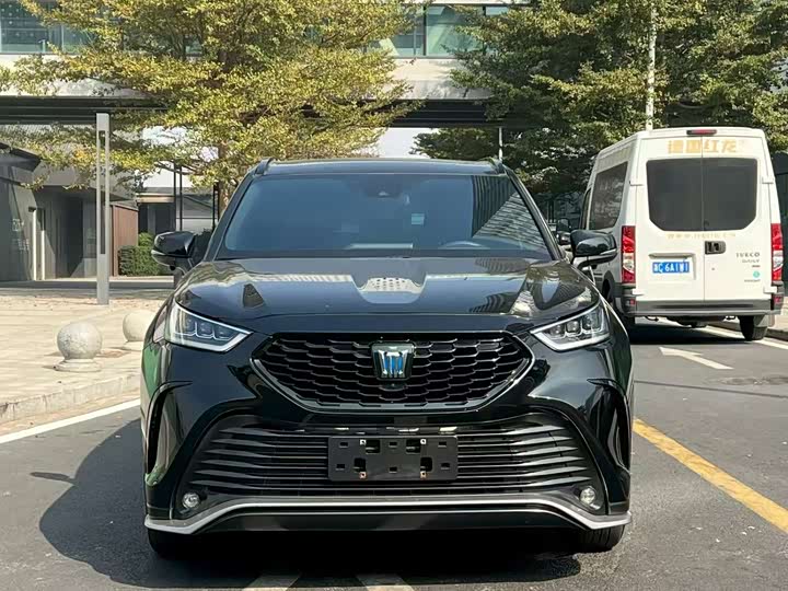 Фото 2 - Toyota Crown Kluger