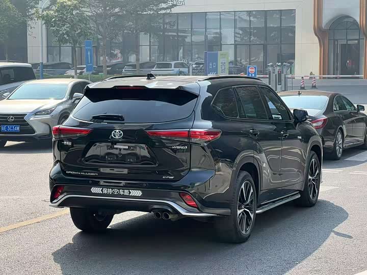 Фото 5 - Toyota Crown Kluger