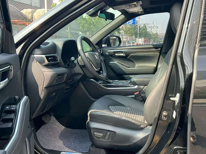 Фото 6 - Toyota Crown Kluger