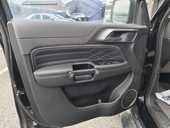 Фото 5 - Tank 300